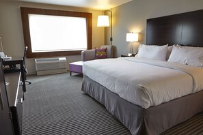 Premium bedding, in-room safe, desk, blackout curtains - Holiday Inn Express & Suites Tahlequah by IHG (Tahlequah)