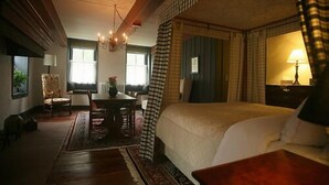 Rom – classic, 1 queensize-seng, fjellutsikt