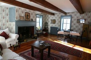 Interior - The Stone House B&B (Hurley)