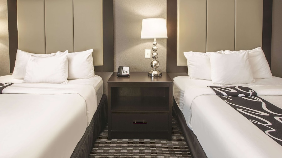 La Quinta Inn & Suites by Wyndham Hattiesburg - I-59