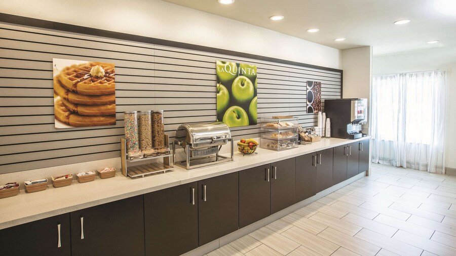 La Quinta Inn & Suites by Wyndham Hattiesburg - I-59