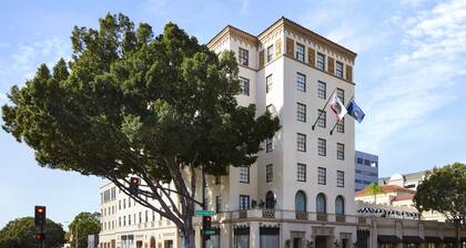 Pasadena Hotel & Pool