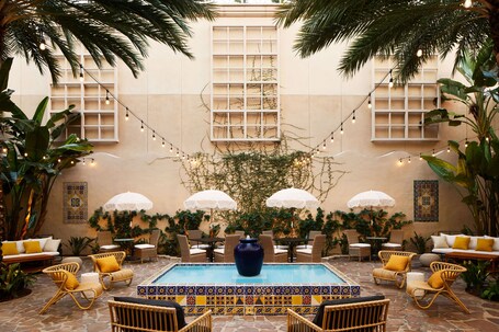 Pasadena Hotel & Pool - view 2