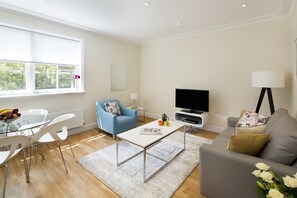 Interior - Hammesmith One (London)