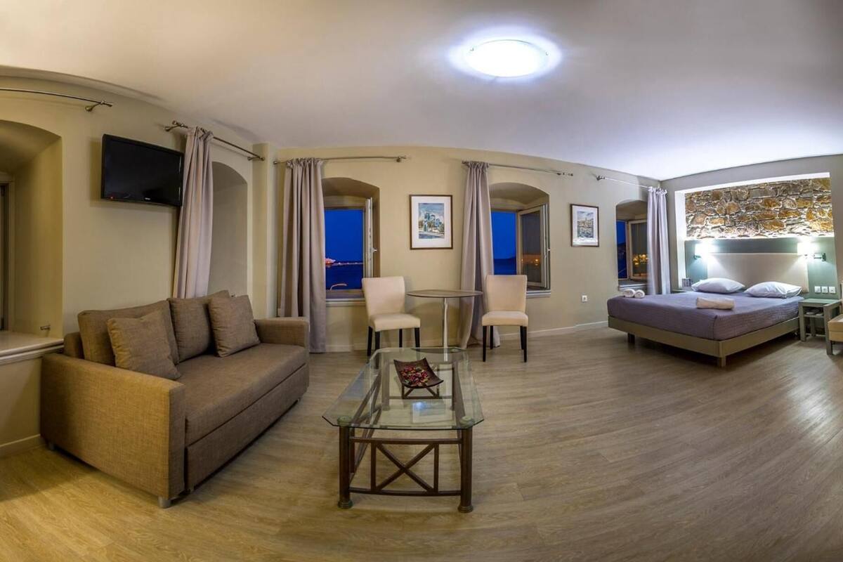 1 bedroom, minibar, in-room safe, desk