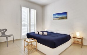 1 bedroom, individually furnished, iron/ironing board, free WiFi