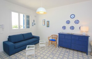 32-inch flat-screen TV with digital channels, LCD TV