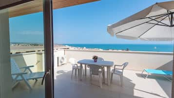 Appartamento Small, Vista Mare | ํ
๋ผ์ค/ํํฐ์ค