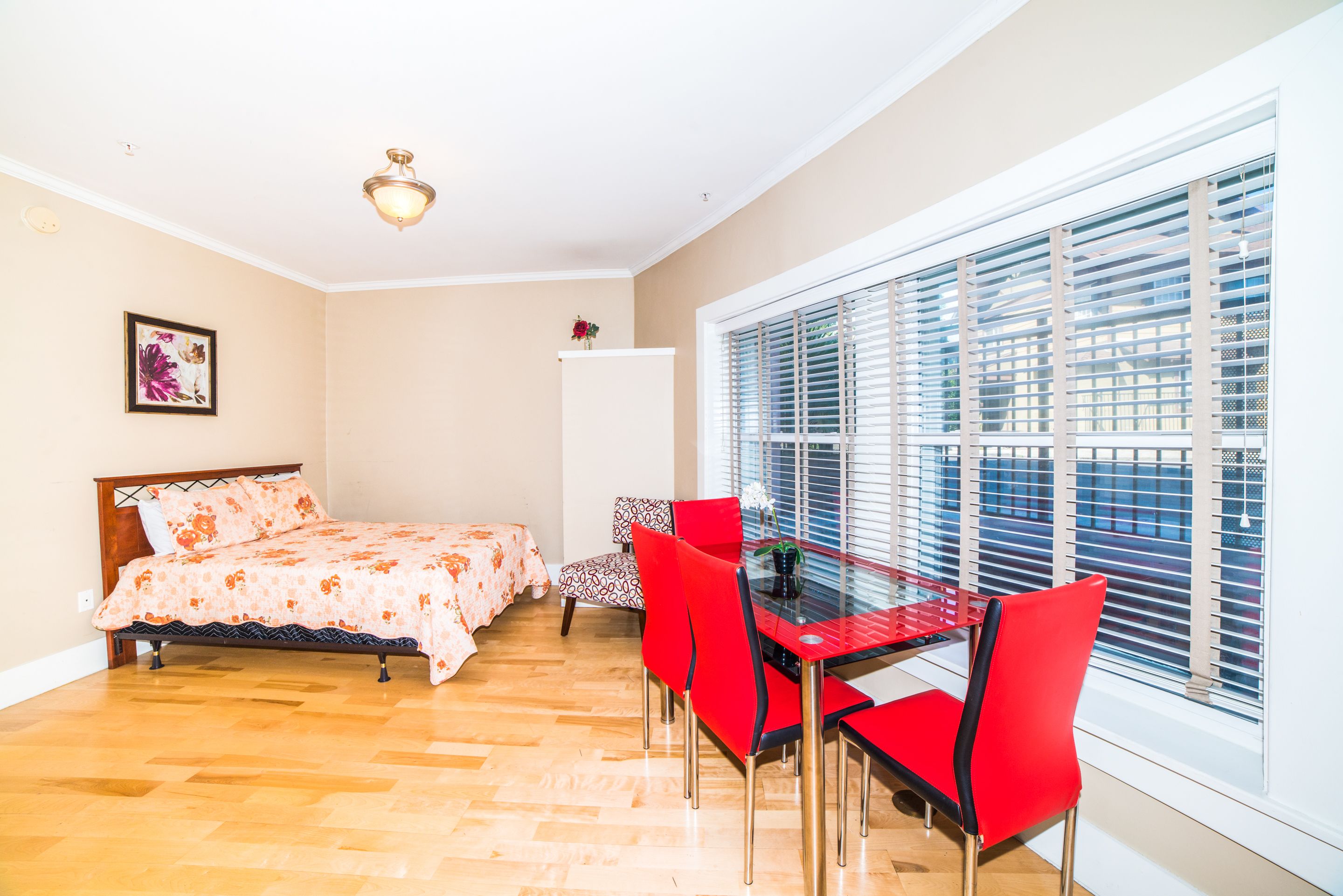 Basic Studio | Iron/ironing board, free WiFi