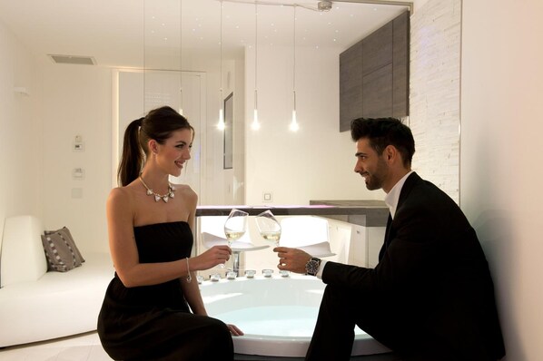 Appartement Luxe, baignoire à jets | Bain à remous privé
