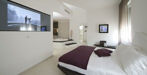 Luxury Apartment, Jetted Tub | Jetted bathtub - Aparthotel Duomo (Milan)