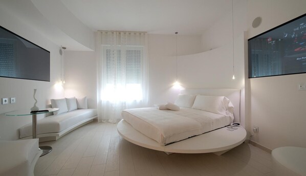 Appartement Deluxe | 1 chambre, draps en coton égyptien, couette en duvet, minibar