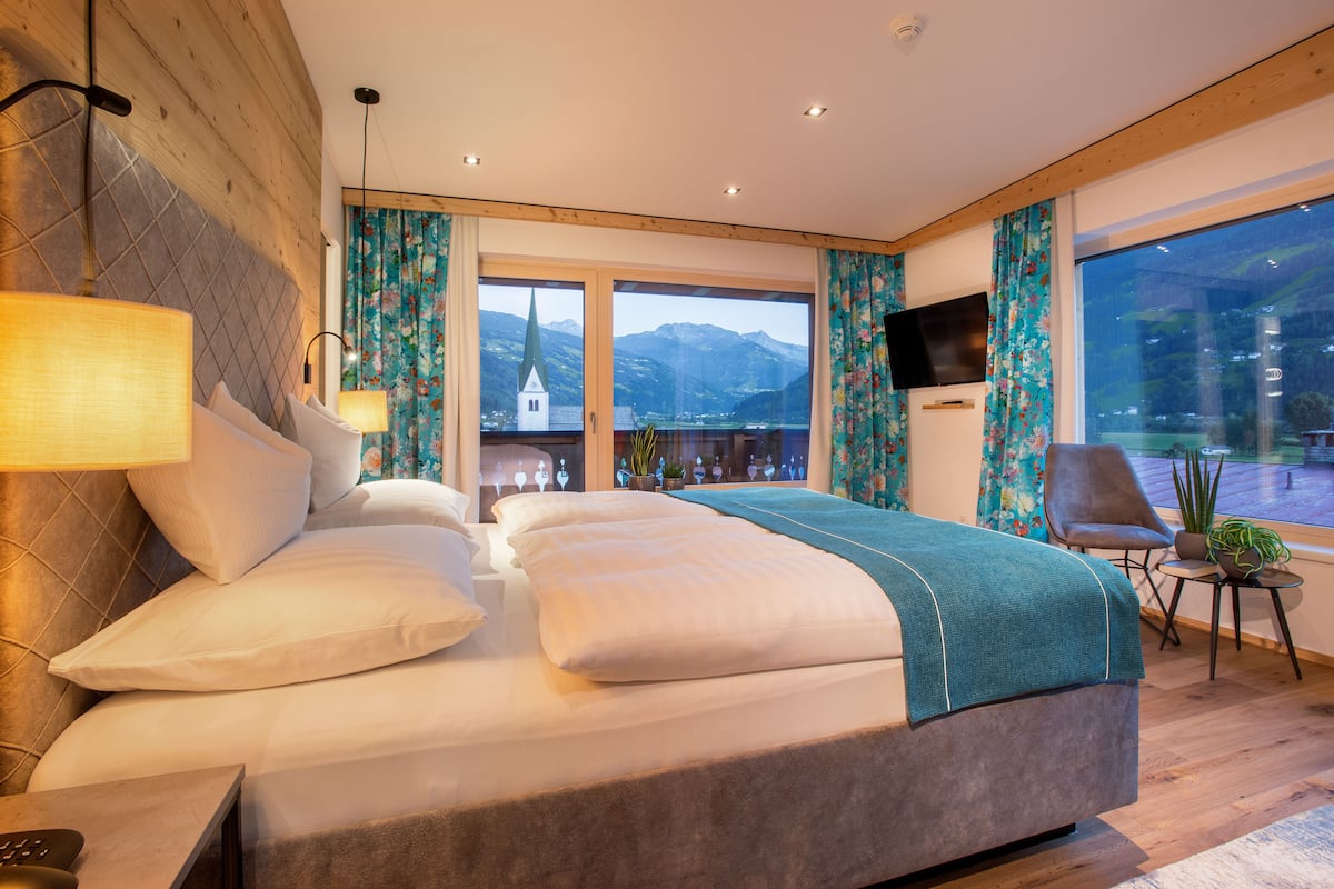 panoramic double room | 1 bedroom, premium bedding, desk, free wifi