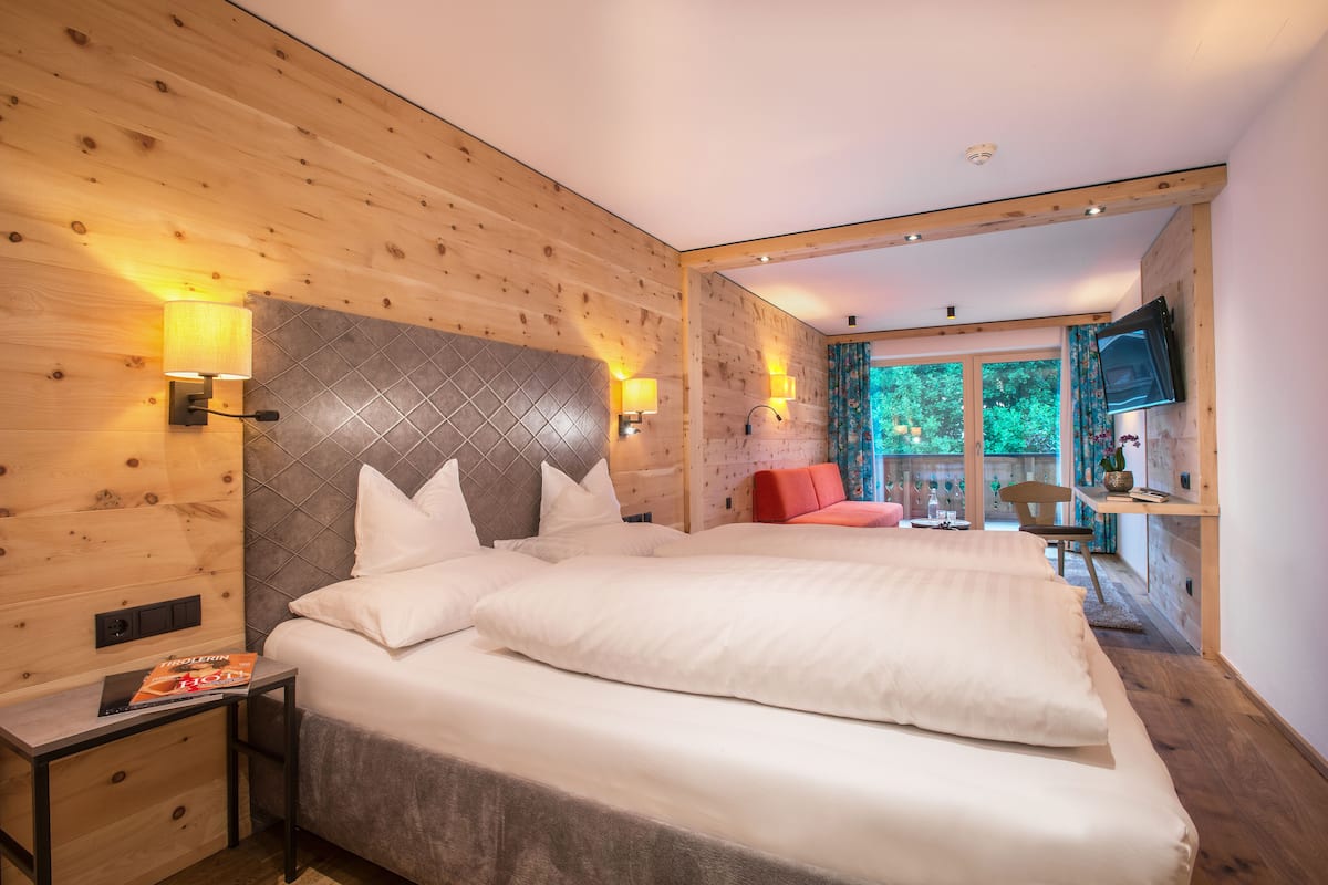 deluxe double room | 1 bedroom, premium bedding, desk, free wifi