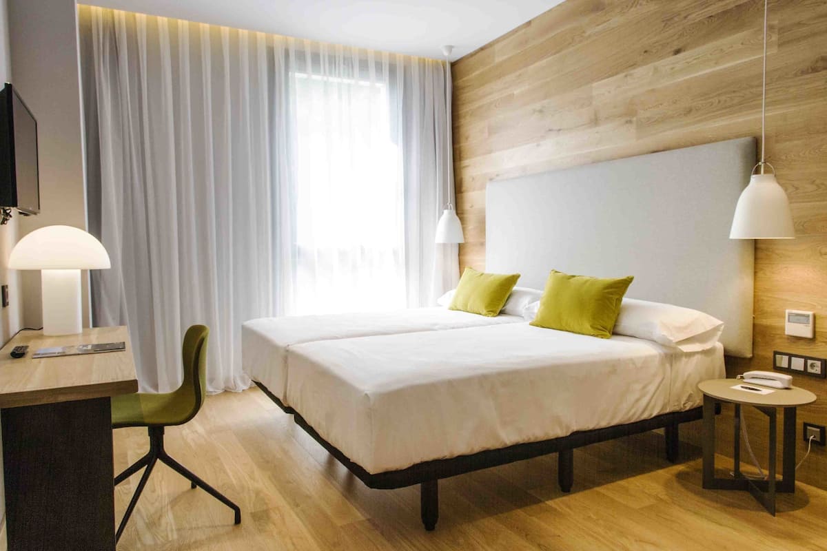 1 bedroom, down comforters, minibar, in-room safe