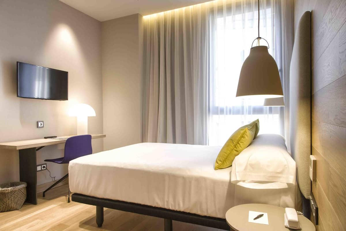 1 bedroom, down comforters, minibar, in-room safe