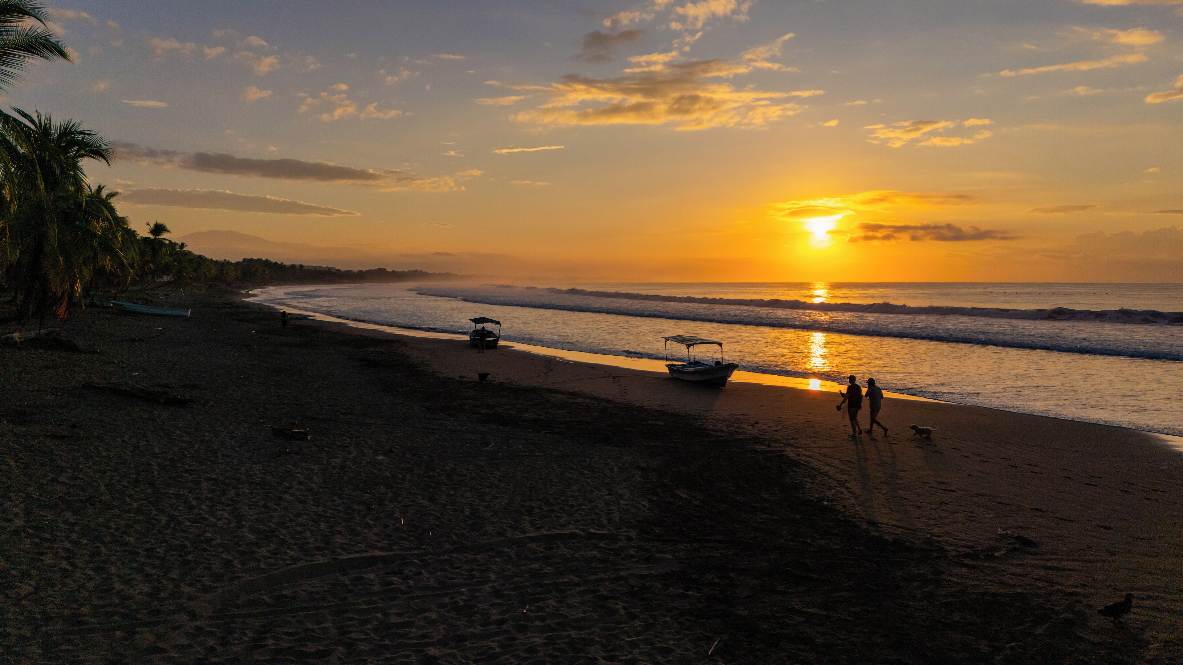 beach nearby, beach towels