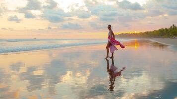 Beach nearby, beach towels