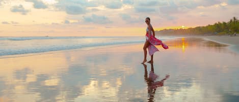 Beach nearby, beach towels