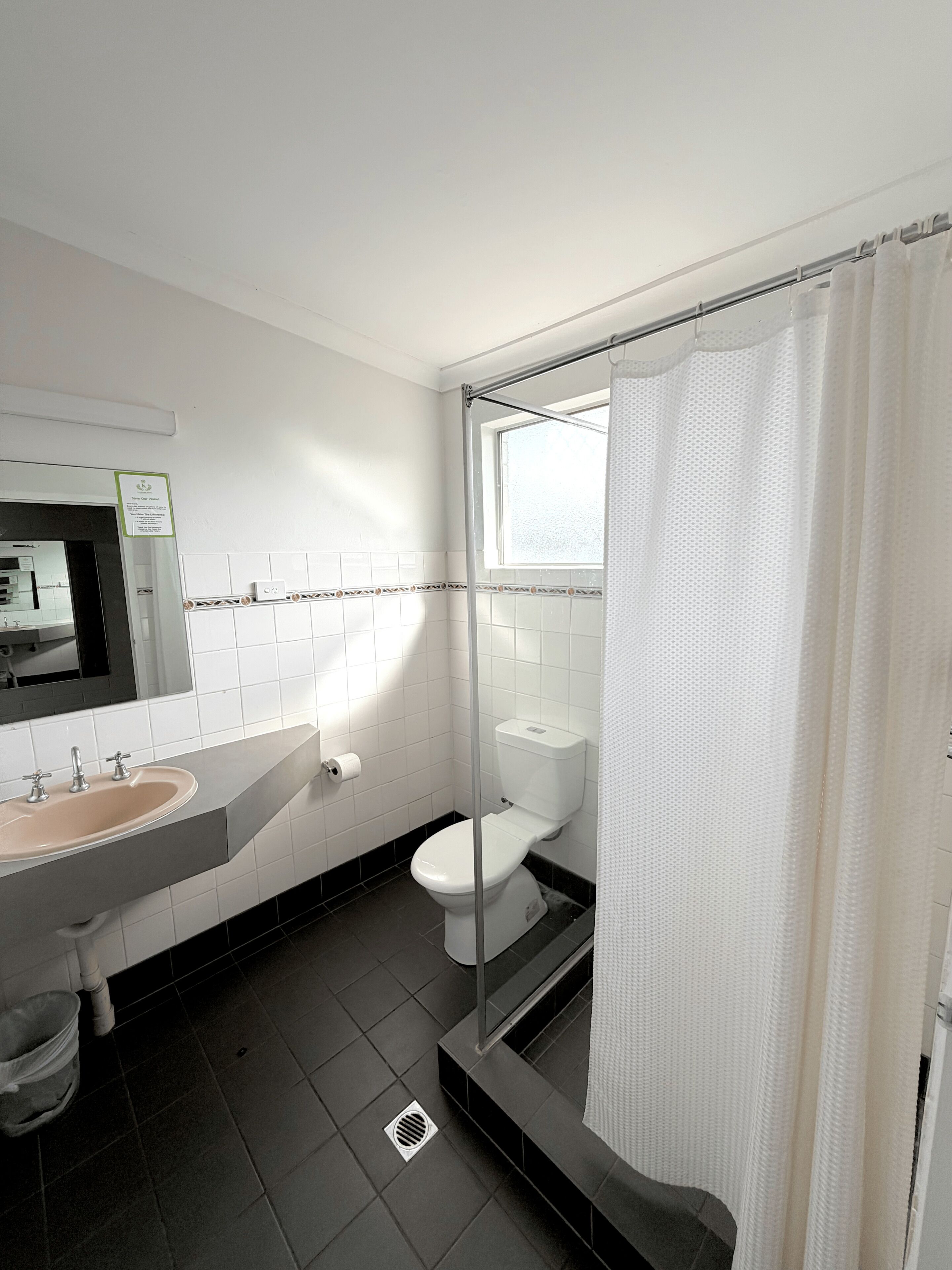 Standardzimmer (Queen) | Pillowtop-Betten, laptopgeeigneter Arbeitsplatz, Bügeleisen/Bügelbrett