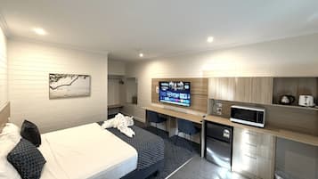 Executive-Zimmer (King) | Pillowtop-Betten, laptopgeeigneter Arbeitsplatz, Bügeleisen/Bügelbrett