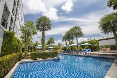 Sungthong Kamala Beach Resort