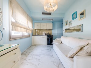 Junior Suite Sea View | เครื่องนอนระดับพรีเมียม, มินิบาร์, ตู้นิรภัยในห้องพัก