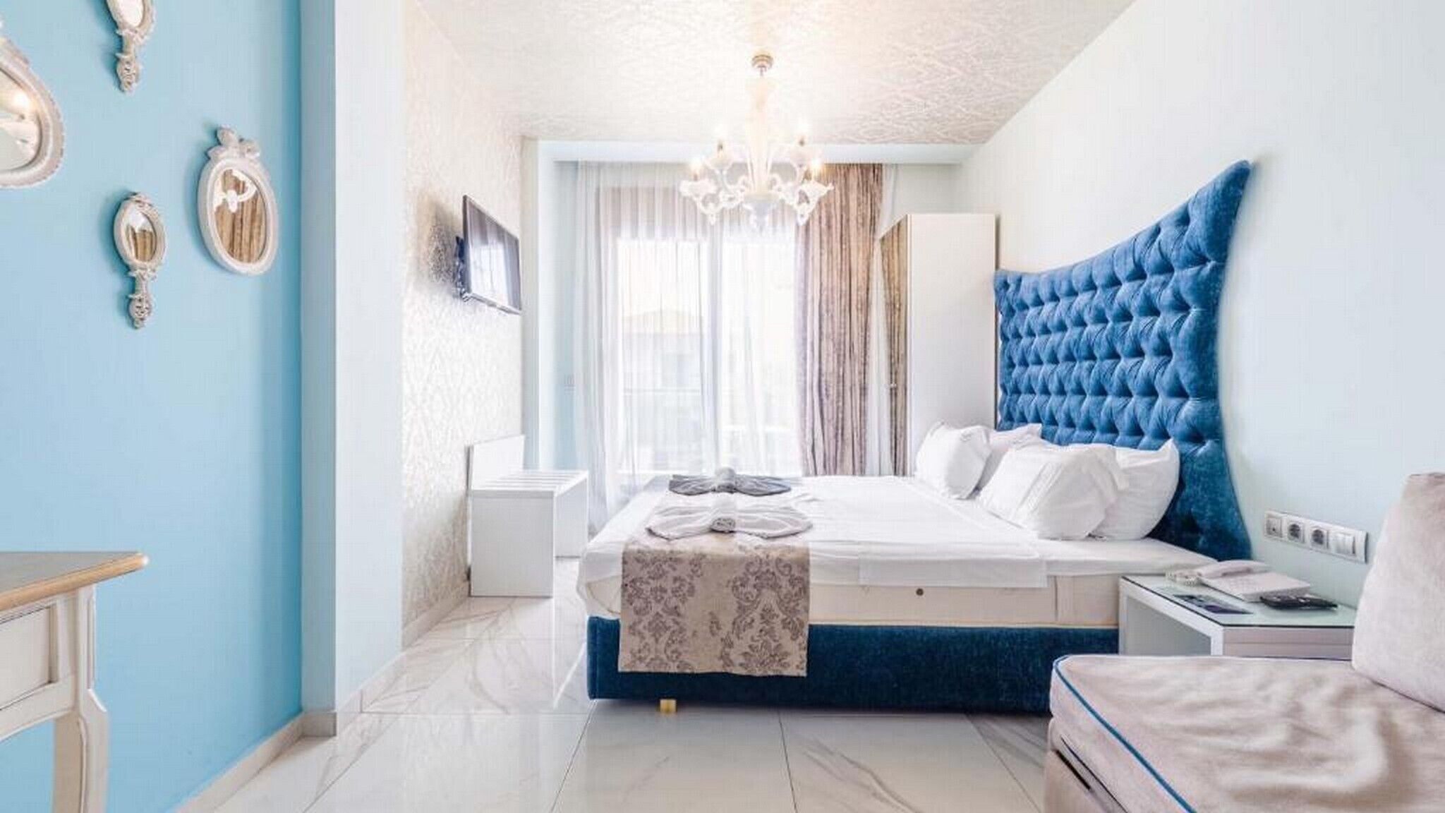 Luxe beddengoed, een minibar, een kluis op de kamer, geluiddichte muren