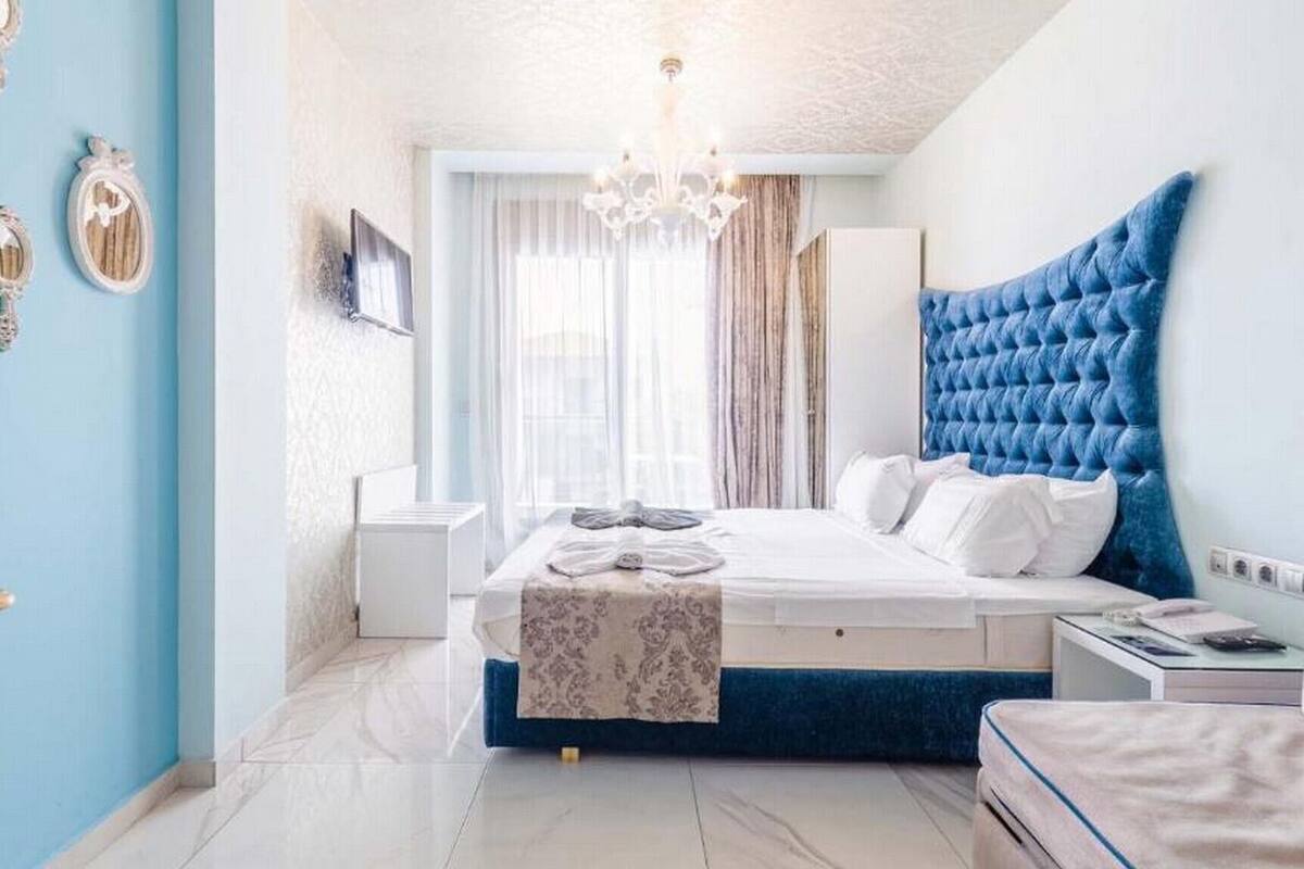 Ropa de cama de alta calidad y minibar 