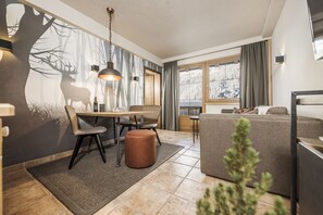 Apartment "Friends" L, 1 bed room, kitchenette and balcony | Living area