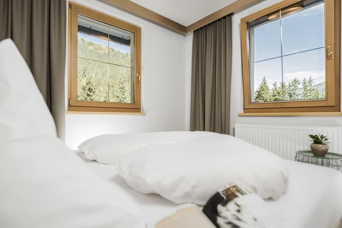 In-room safe, soundproofing, WiFi (free), bed sheets