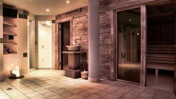 Sauna, steam room