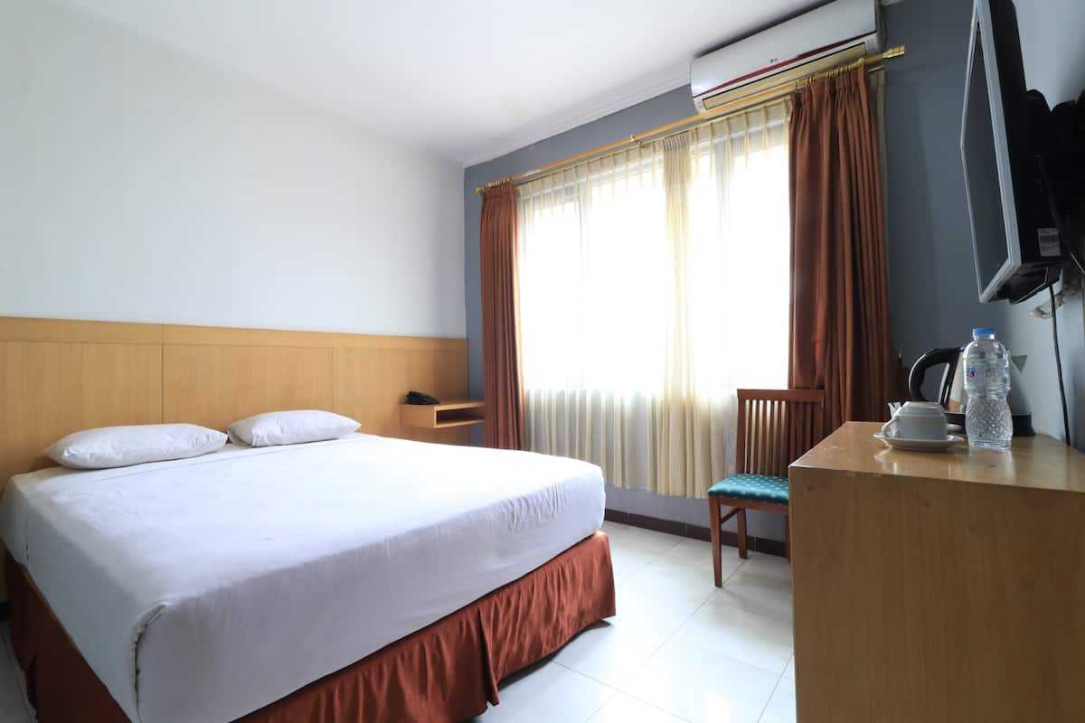 Deluxe Double Room | 1 bedroom, desk, free WiFi, bed sheets