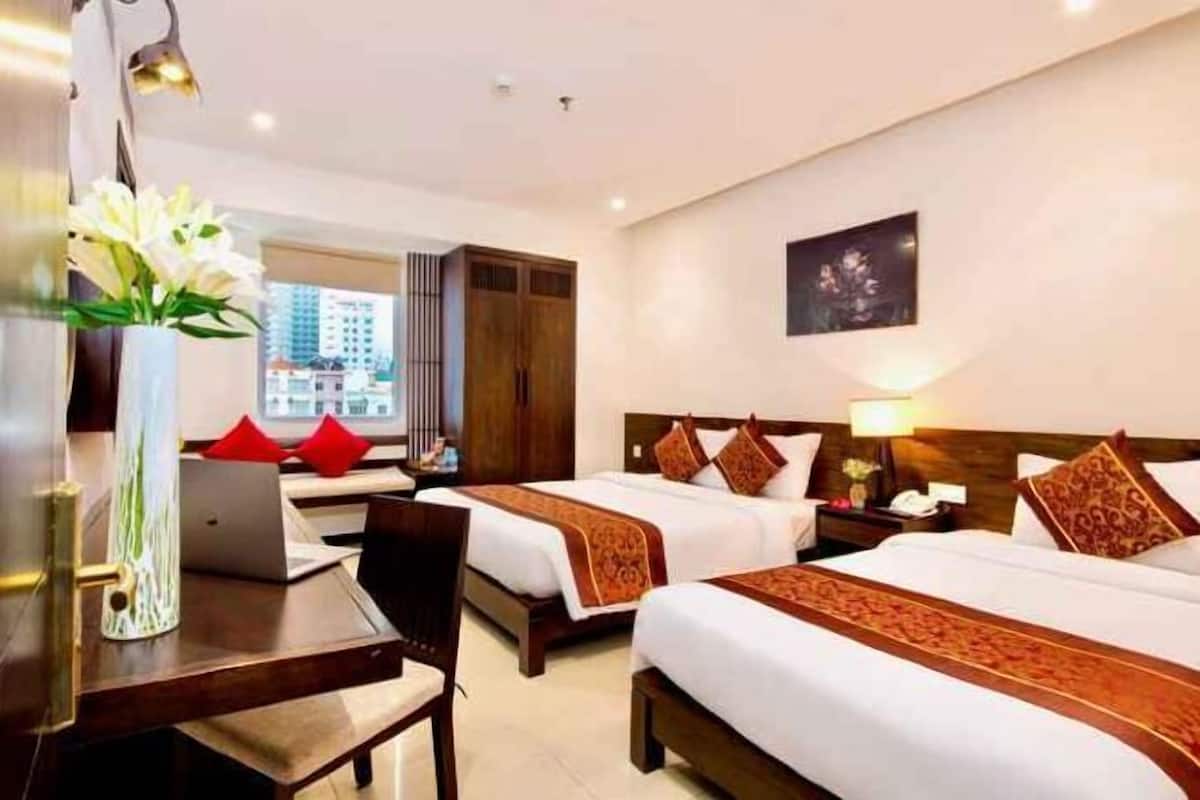 Premium bedding, minibar, in-room safe, desk