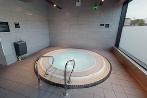 室内 SPA 浴缸