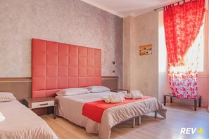 Triple Room | 1 bedroom, desk, blackout curtains, free WiFi