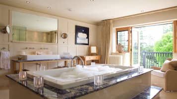 Spa Suite | Jetted tub