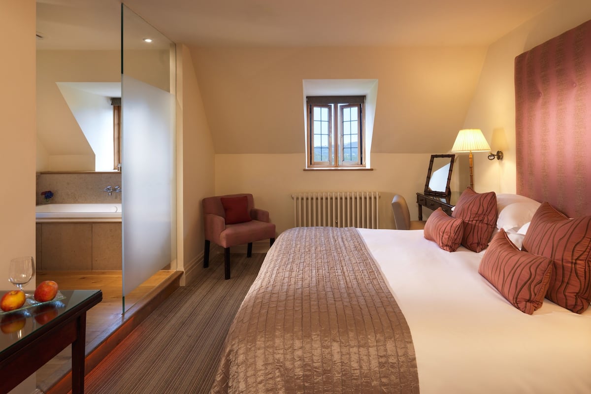 Habitación clásica doble | 1 dormitorio, ropa de cama hipoalergénica, caja fuerte