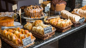 Desayuno bufé gratuito y diario