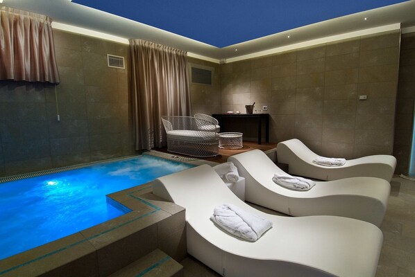 Indoor spa tub - Hotel Atlantic (Gabicce Mare)