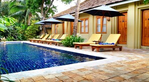 Outdoor pool - Oasis Hotel Bagan (Nyaung-U)