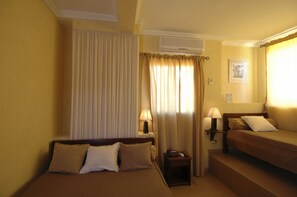 Coffres-forts dans les chambres, bureau, rideaux occultants