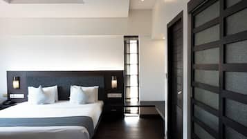 Suite | Minibar, laptop workspace, free WiFi