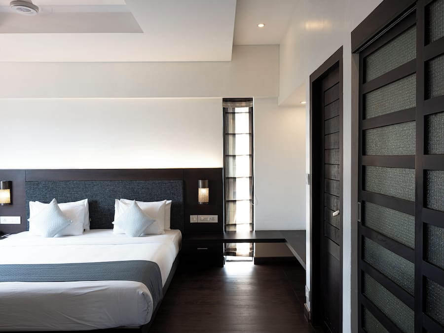 Suite | Minibar, laptop workspace, free WiFi