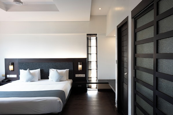 Minibar, espacio para trabajar con laptop y wifi gratis