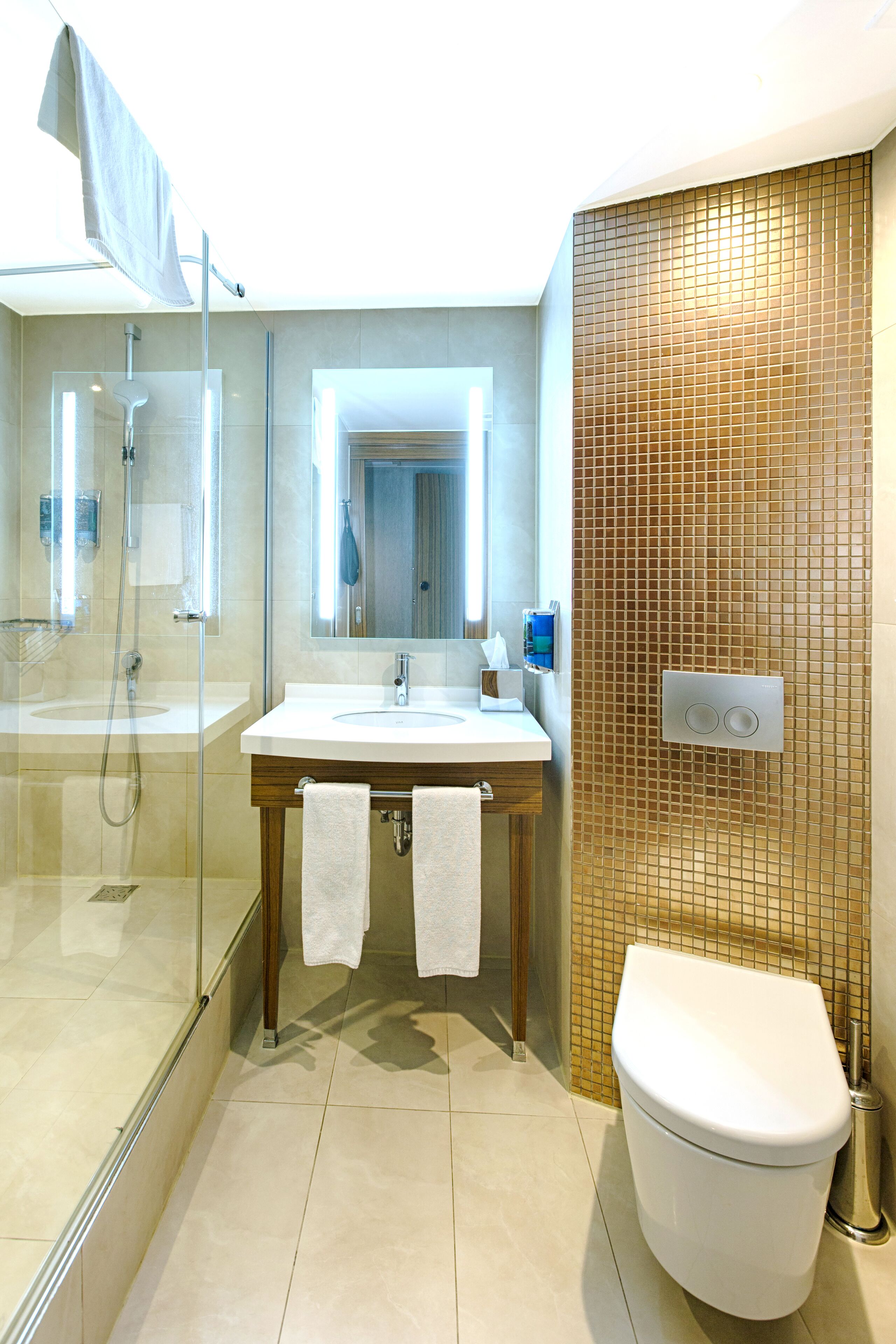 family room, 1 queen bed (connecting rooms) | bathroom | free toiletries, hair dryer, towels, soap