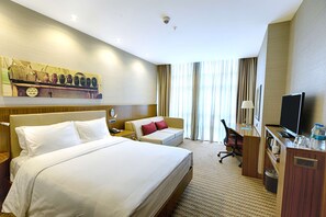 In-room safe, desk, soundproofing, iron/ironing board - Hampton by Hilton Gaziantep (Gaziantep)