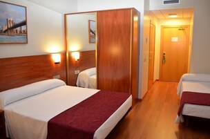 Minibar, escritorio, cunas gratuitas y wifi gratis