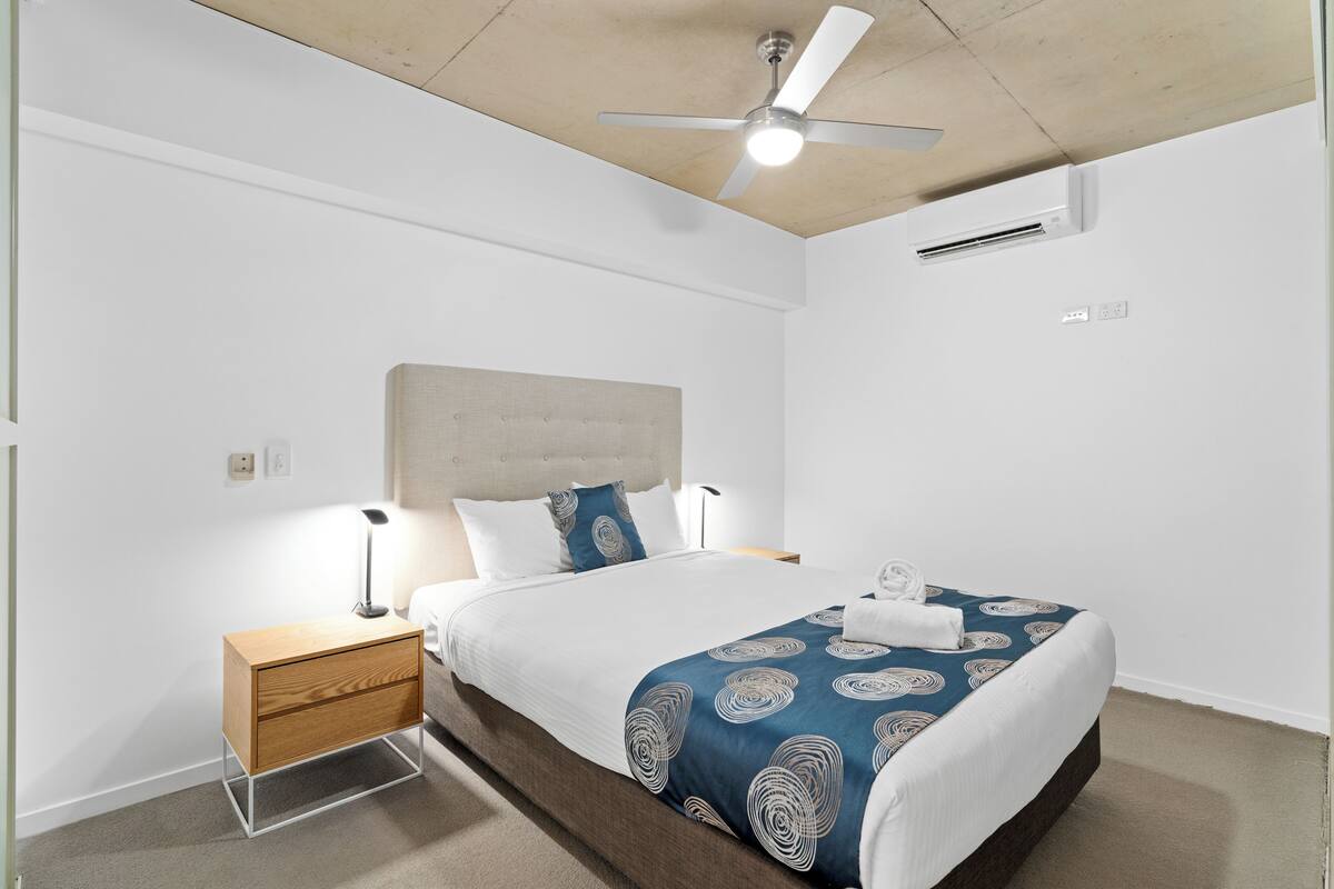 1 kamar tidur, meja kerja, ruang kerja ramah laptop, dan kedap suara