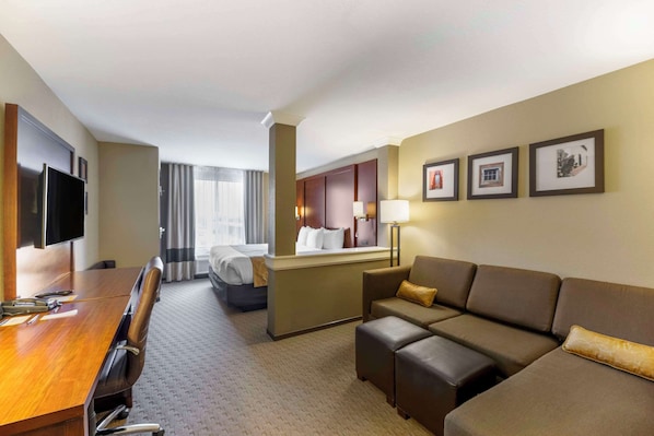 Suite, 1 King Bed with Sofa bed, Non Smoking | Pillowtop beds, desk, iron/ironing board, free WiFi